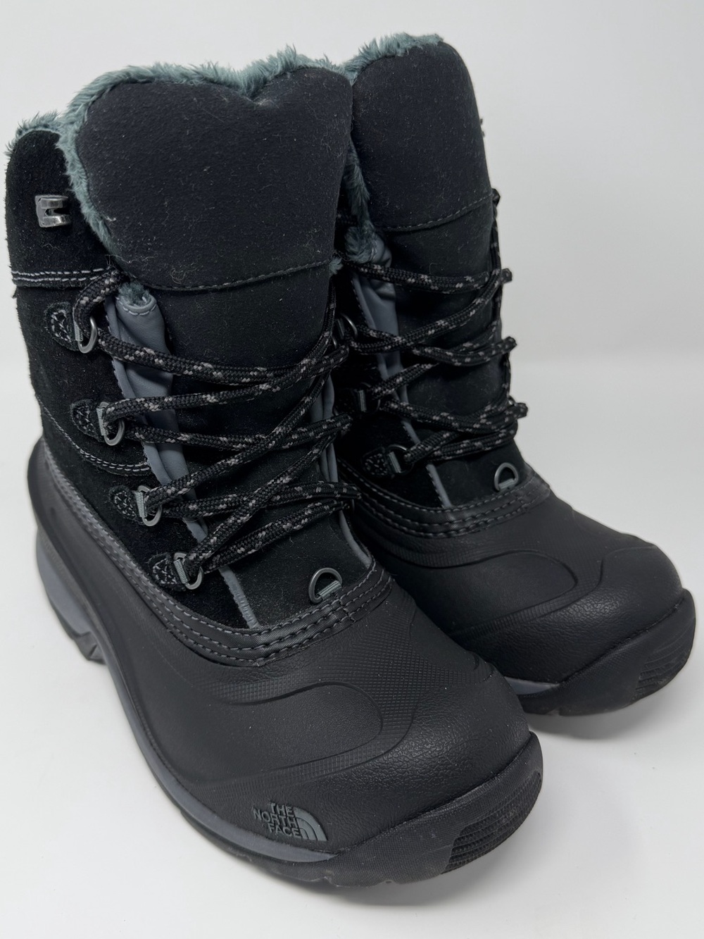The North Face women’s Black Winter Snow Boots